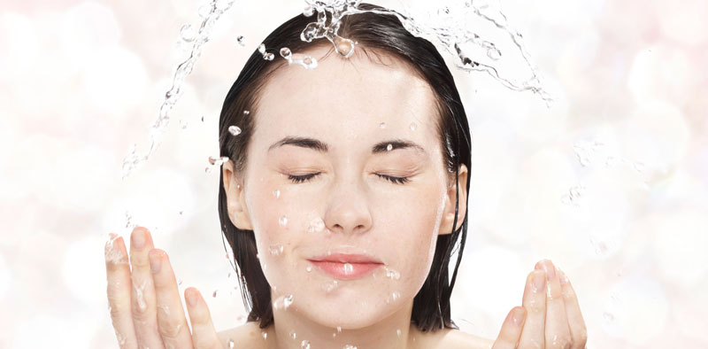 Face Washing - بهترین راه برای از کوچک کردن منافذ پوست