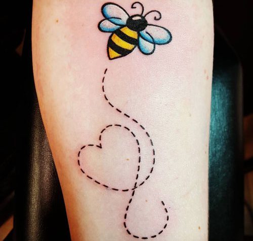 Cute Bumblebee Tattoo Ideas For Women e1614183867443 - مجموعه ای از زیباترین تتوها
