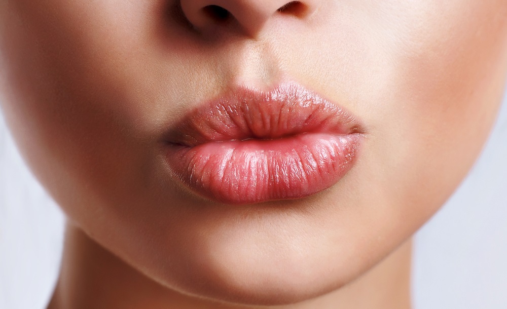 Lip care - 8 نکته ساده برای داشتن لب های زیبا