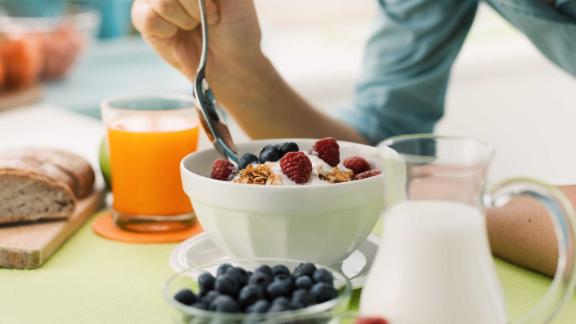 not eating breakfast3 - اثرات مضر کنار گذاشتن صبحانه
