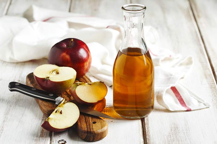 apple cider vinegar - چگونه می توان اسکارهای صورت را به طور طبیعی از بین برد؟